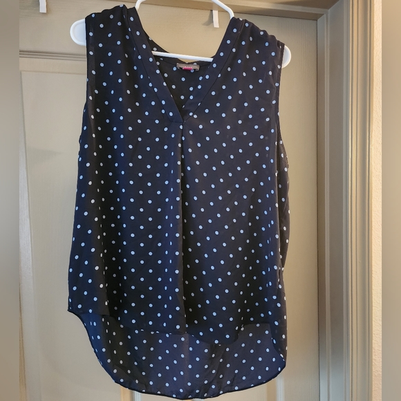Vince Camuto Women's Large Dark Blue Tank With Light Blue Polka Dots - Picture 1 of 5